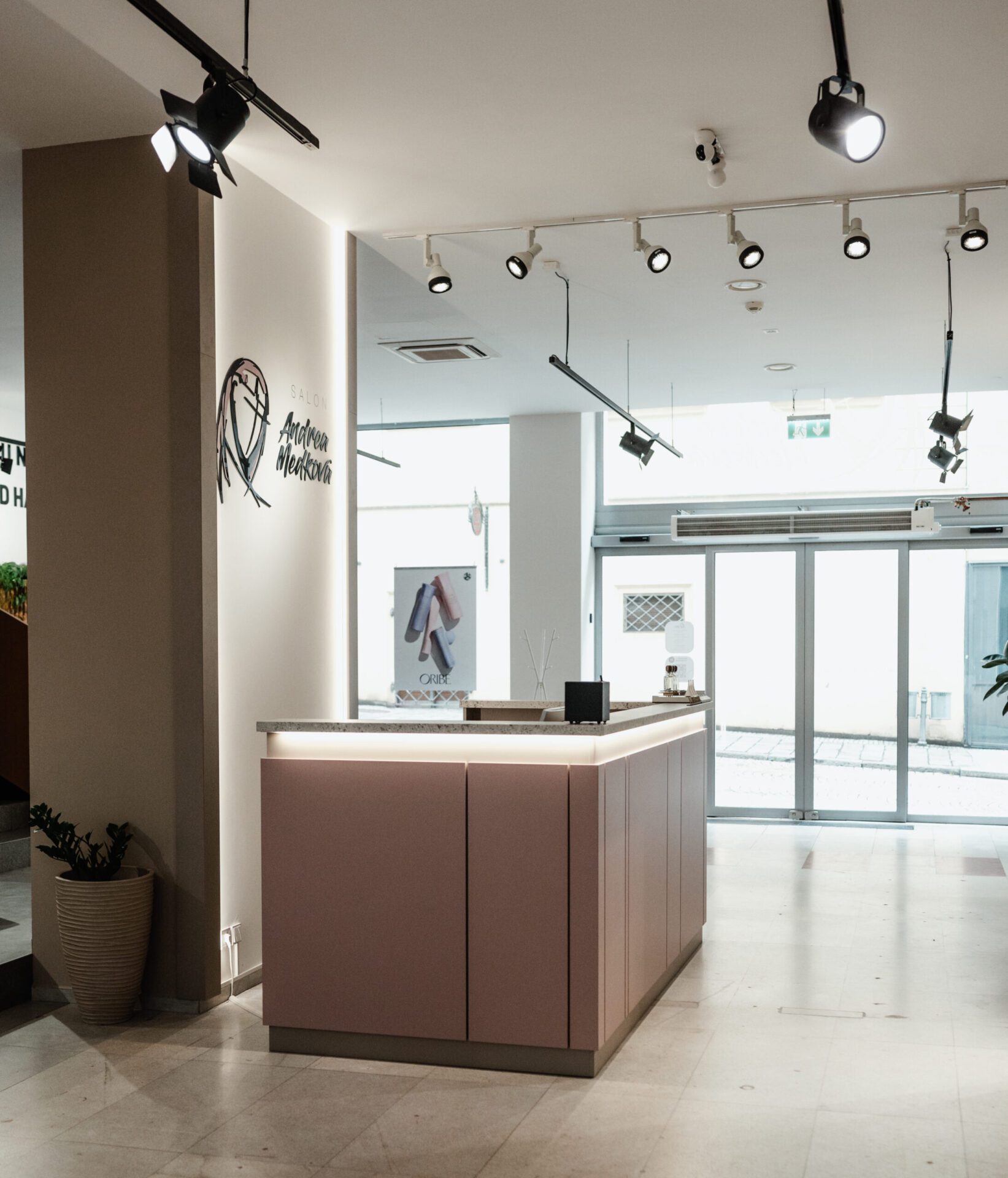AM salon komplet dárkové poukazy Brno Salon Andrea Medková kadeřnictví a kosmetika